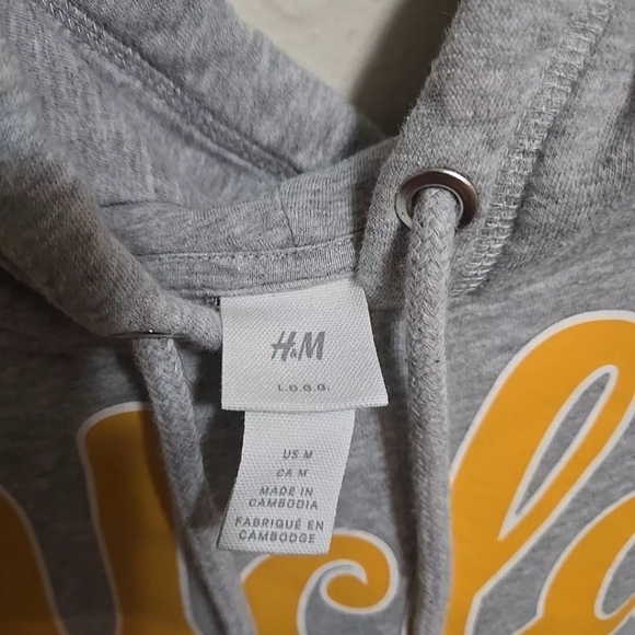 UCLA Bruins Hoodie Women's Size Medium Yellow Long Sleeve H&M Logg Pullover - Picture 5 of 7